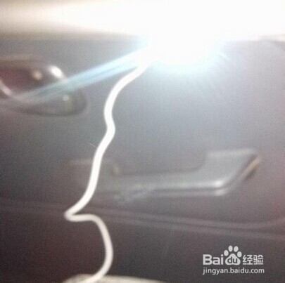 看看缝纫机LED工作灯改装成汽车灯