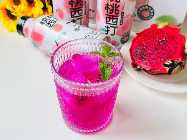 桃桃西打火龙果冰饮