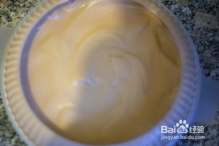 如何做出香气四溢的巧克力慕斯蛋糕？