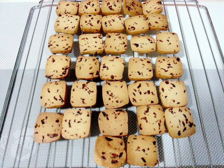 蔓越莓小饼干，自己在家做，吃的放心！