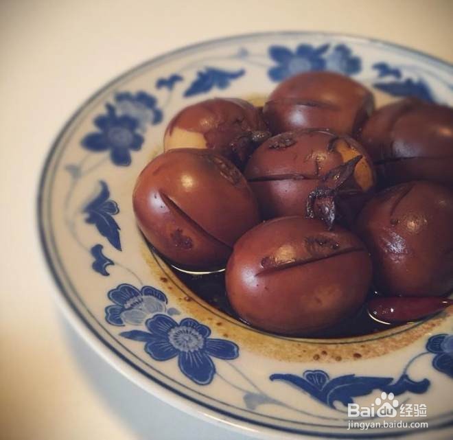 早餐摊上的啤酒卤鸡蛋