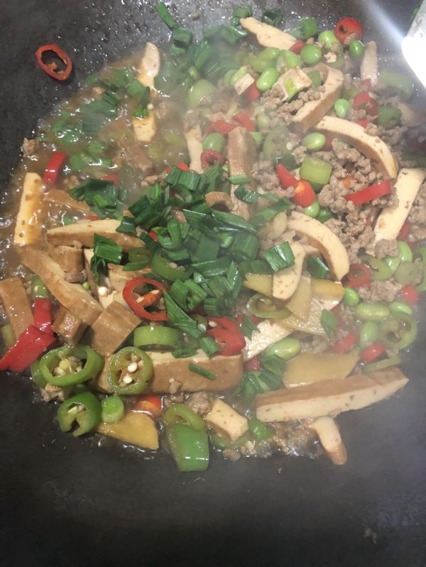 辣椒炒香干肉沫