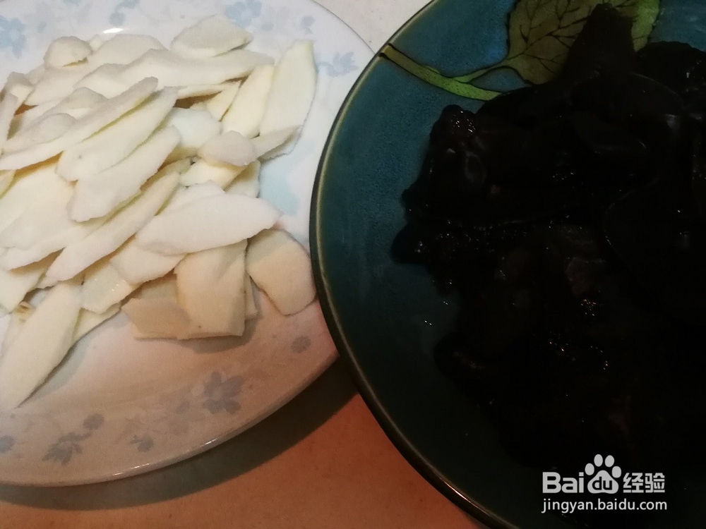 我家的私房菜--人人喜欢--铁杆山药炒黑木耳