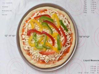 彩椒培根披萨怎么做？