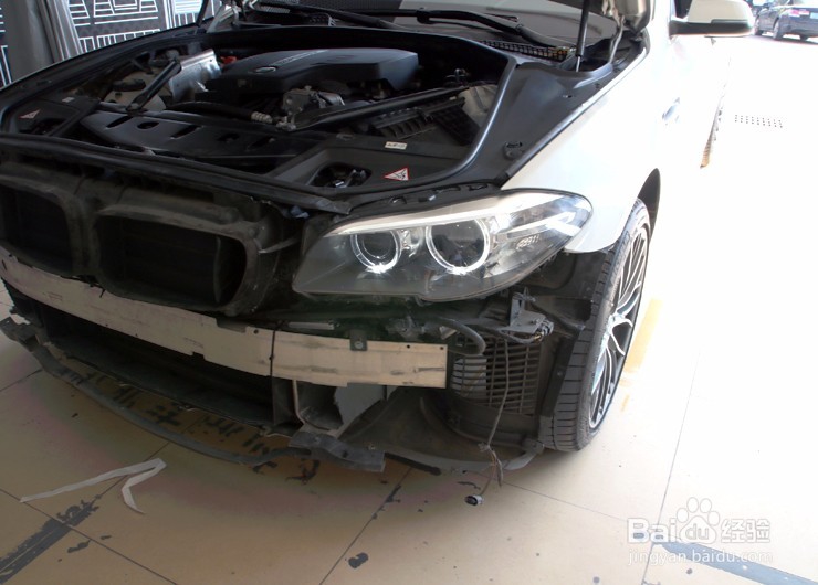 白色珍珠宝马-5系改大灯，简直面目全非了