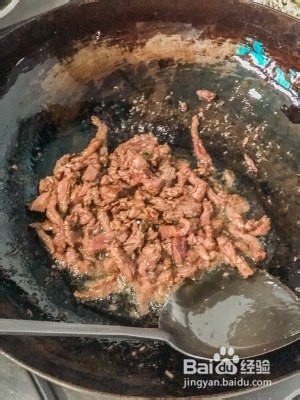 教大家黑椒牛柳炒面的做法