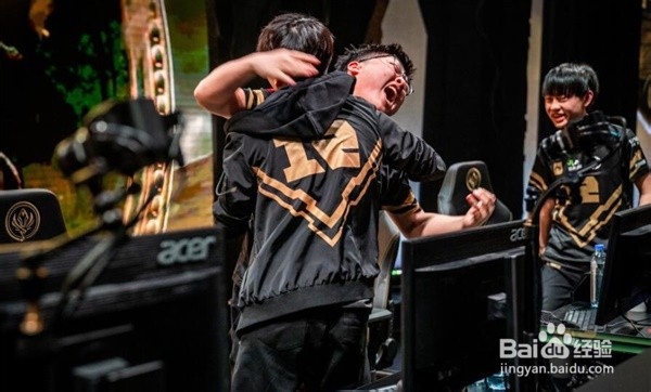 狼行已成RNG的防弹衣？