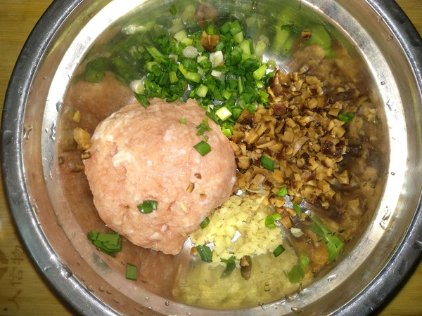 白玉灯笼椒酿肉