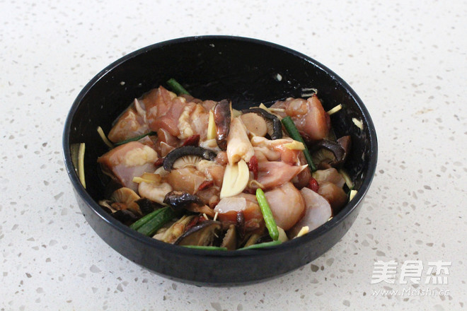 香菇蒸鸡腿的做法