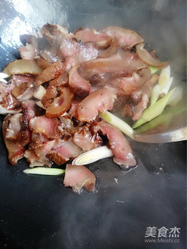 腊味烩素鸡的做法