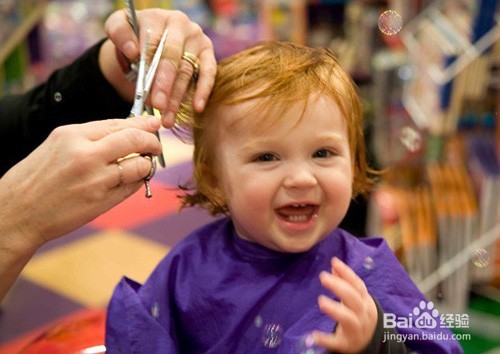 过来的时候扎着马尾辫儿