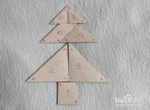 用七巧板怎样拼一棵圣诞树?