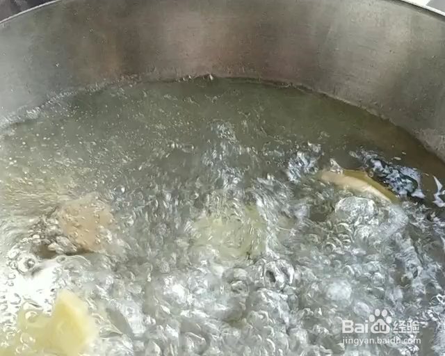 非常火的萝卜豆腐鲫鱼奶白汤