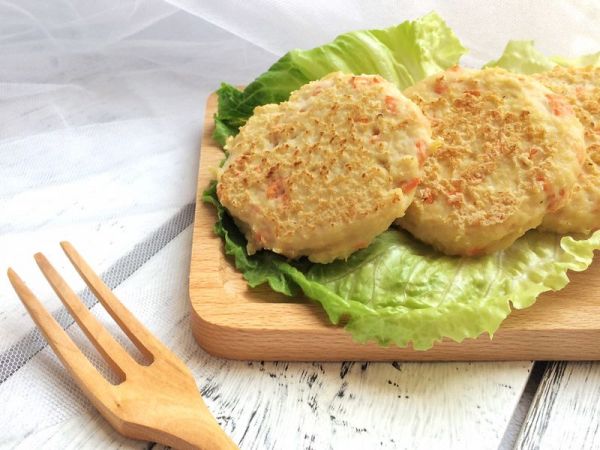 鸡胸肉饼藜麦饭汉堡