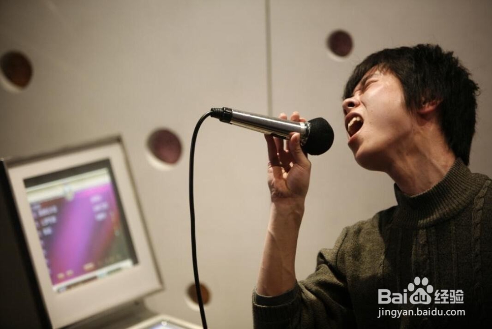 如何用喉咙发出电音