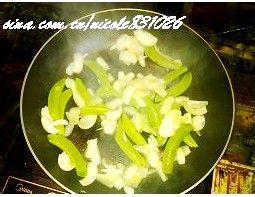 优雅吃素,轻松瘦身——甜豆炒百合