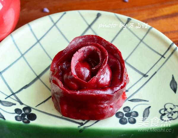 玫瑰花煎饺的做法