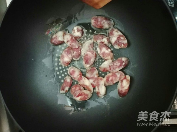 青椒炒腊肠的做法