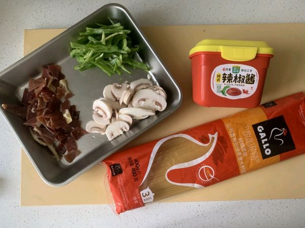 火腿口蘑炒意面