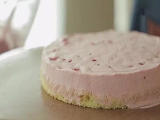 草莓雪崩蛋糕怎么做？