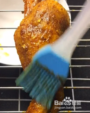 如何烤制超级美味的鸡翅包饭？