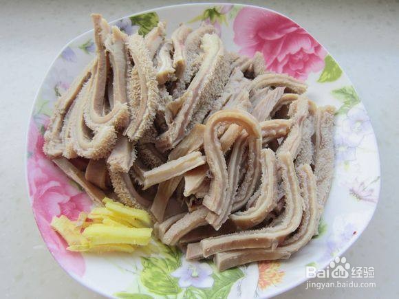 如何制做美味的干锅牛肚