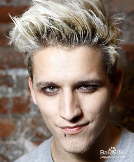 男模发型帅到爆选对发蜡很重要，赶快学起来吧