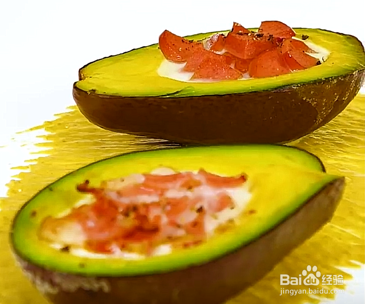 如何自制牛油果蛋黄派呢?