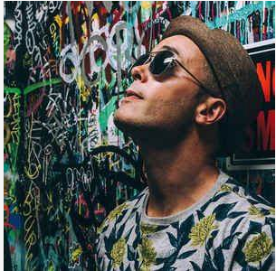 为了追她妈我掉了三个包是什么歌