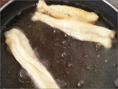 如何炸出美味的油条
