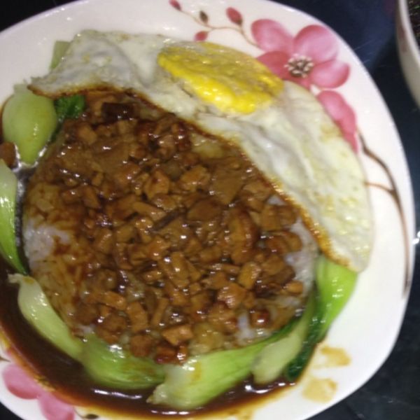 青菜肉末盖浇饭