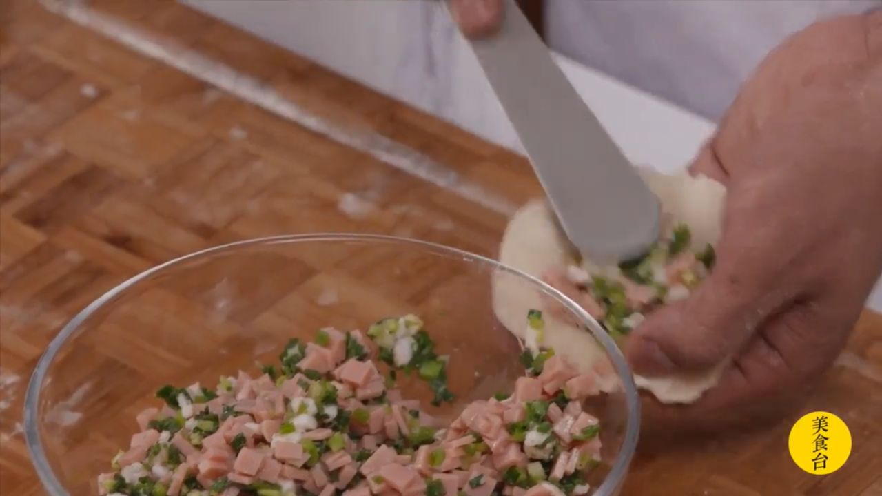 如何制作蟹壳黄