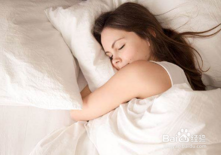 如何在炎热夜晚找到宁静的睡眠