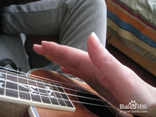 尤克里里和吉他怎样切音 图解切音方法方式
