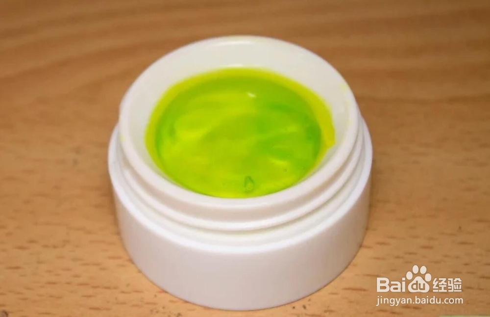 如何保持面部肌肤湿润