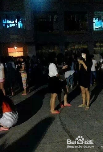 地震的时候正确的逃生经验和自救方法