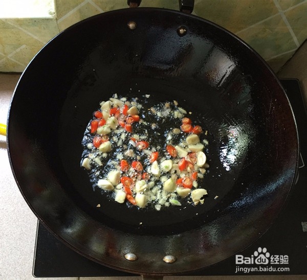 如何做出好吃的香辣美味皮皮虾