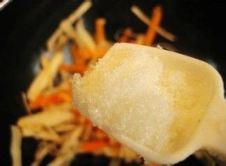 日本传统家常菜——牛蒡金平