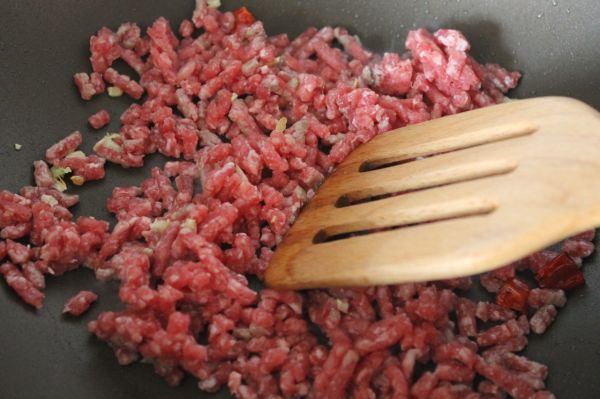 少油彩蔬炒牛肉末