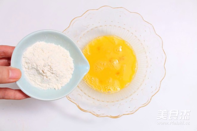 鸡蛋面线芙蓉汤 宝宝健康食谱