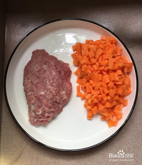 如何制作肉末炒玉米胡萝卜粒