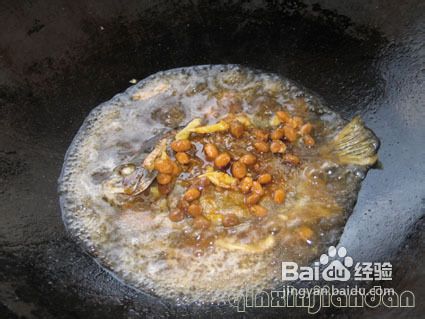 豆瓣酱焖金鼓鱼