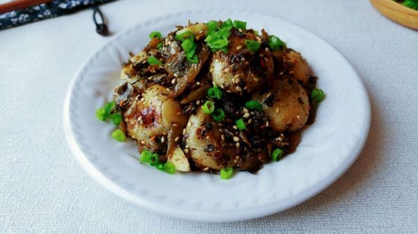 芝麻汤圆蒜酸菜