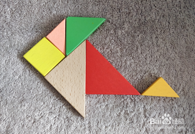 用七巧板怎样拼一条胖头鱼？