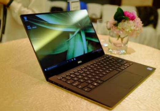 笔记本屏幕300hz和台式电脑屏幕240hz哪个好啊