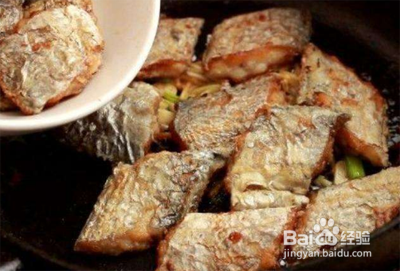 煎带鱼怎么不粘锅