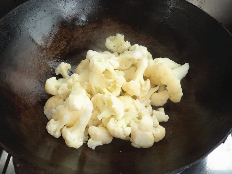 火腿炒菜花这样做更好吃