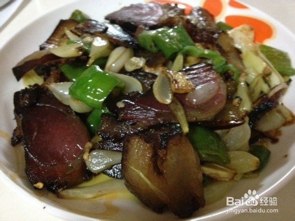茭白炒腊肉的做法