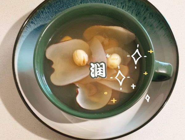 红枣莲子海底椰糖水