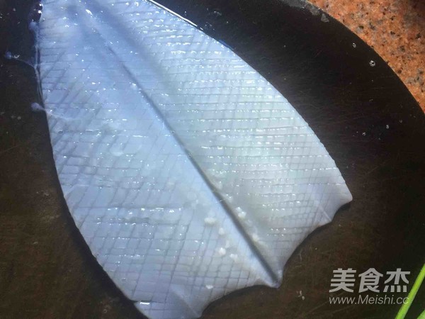 家常炒鱿鱼的做法